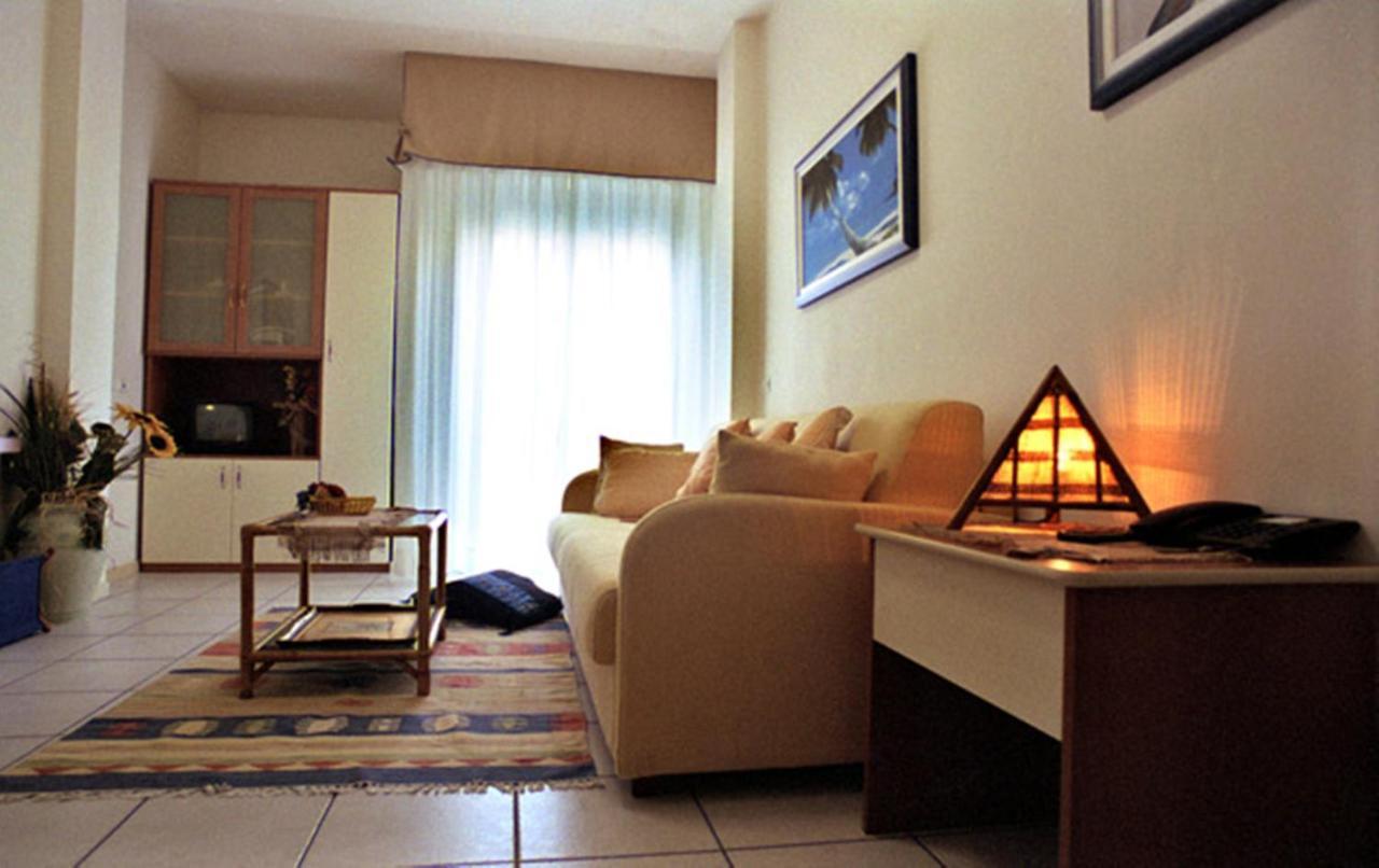 Residence Darsena Cattolica Exterior photo