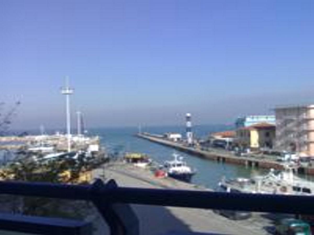 Residence Darsena Cattolica Exterior photo